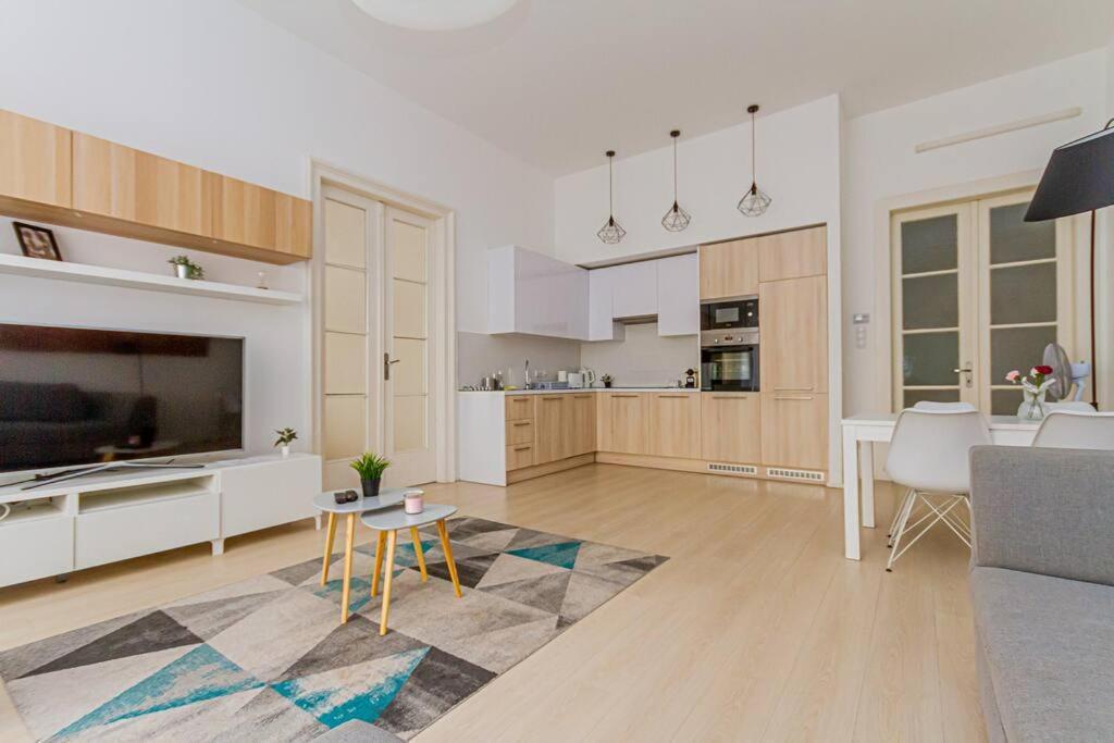 Luminous Design Apartment - W18 Budapest Ngoại thất bức ảnh