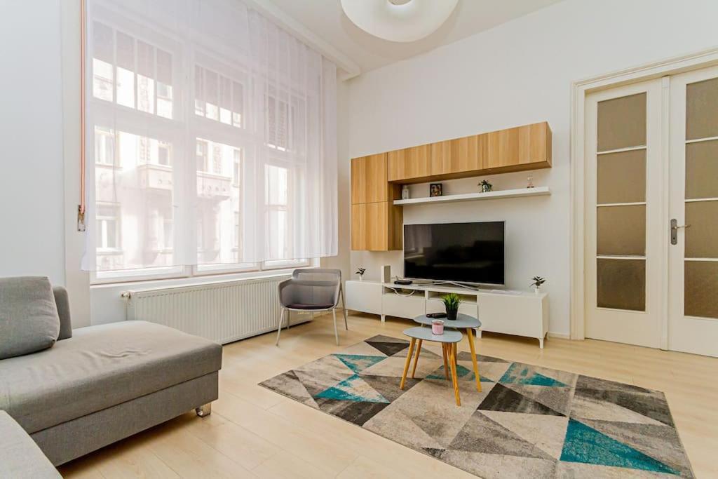 Luminous Design Apartment - W18 Budapest Ngoại thất bức ảnh