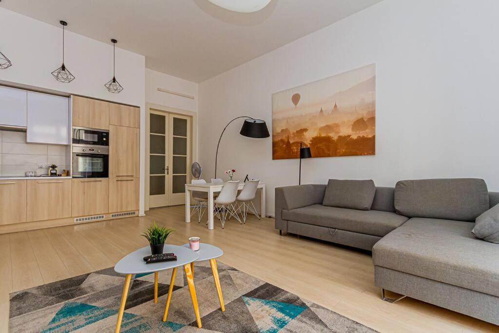 Luminous Design Apartment - W18 Budapest Ngoại thất bức ảnh
