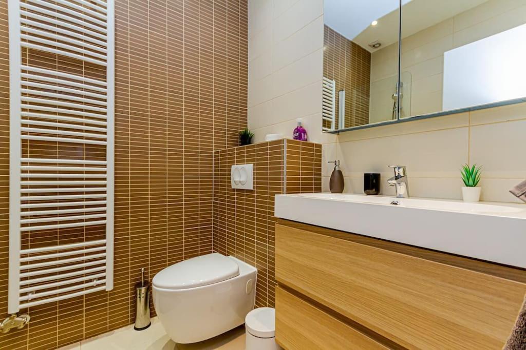 Luminous Design Apartment - W18 Budapest Ngoại thất bức ảnh